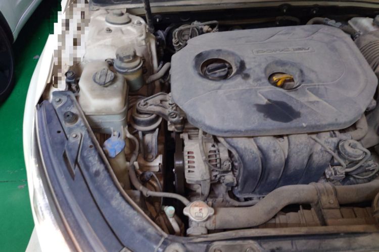 Used Kia K5 2015 2.0L Automatic LUX Engine Bay Right
