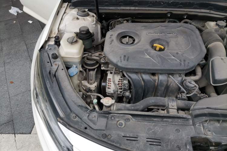 Used Kia K5 2015 2.0L Automatic LUX Engine Bay Right