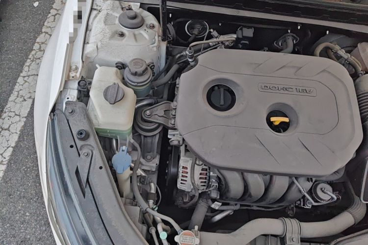 Used Kia K5 2015 2.0L Automatic LUX Engine Bay Right
