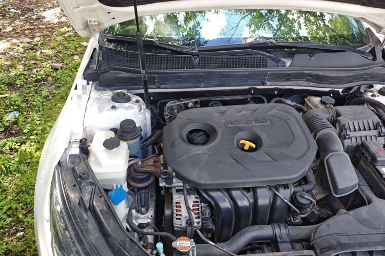 Used Kia K5 2015 2.0L Automatic LUX Engine Bay Right