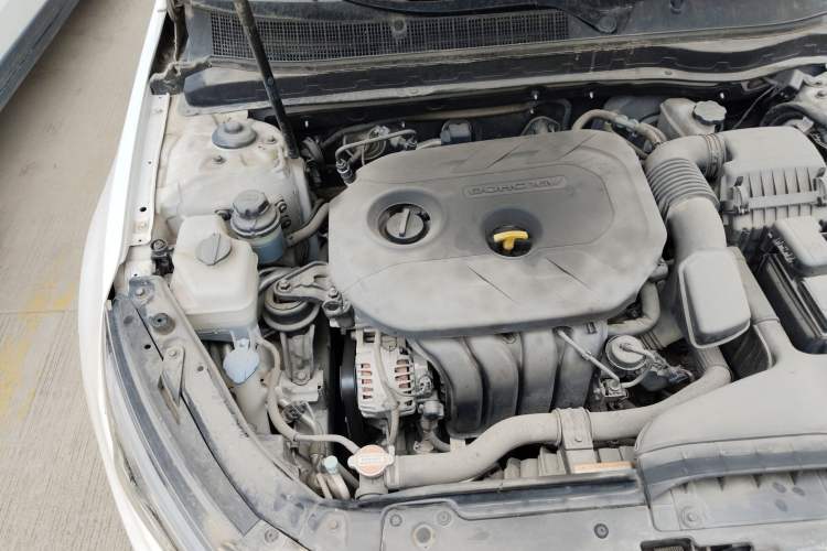 Used Kia K5 2015 2.0L Automatic LUX Engine Bay Right