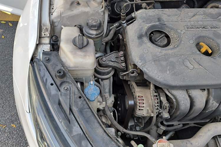 Used Kia K5 2015 2.0L Automatic GL Engine Bay Right