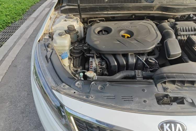Used Kia K5 2015 2.0L Automatic LUX Engine Bay Right