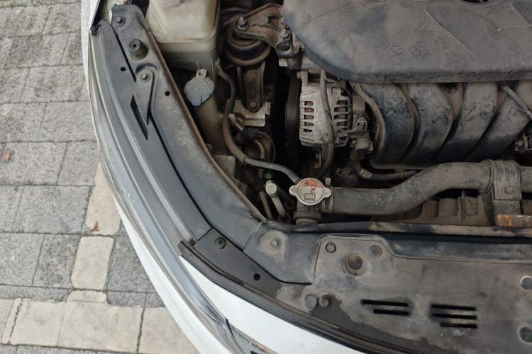Used Kia K5 2015 2.0L Automatic LUX Engine Bay Right