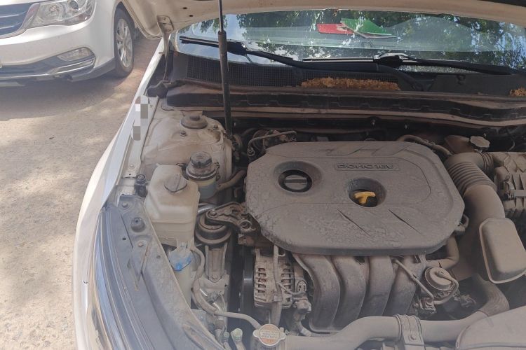 Used Kia K5 2015 2.0L Automatic LUX Engine Bay Right