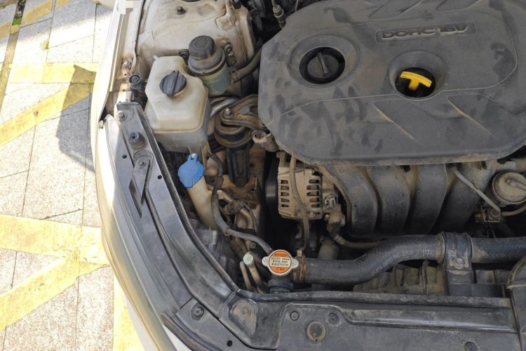 Used Kia K5 2015 2.0L Automatic LUX Engine Bay Right