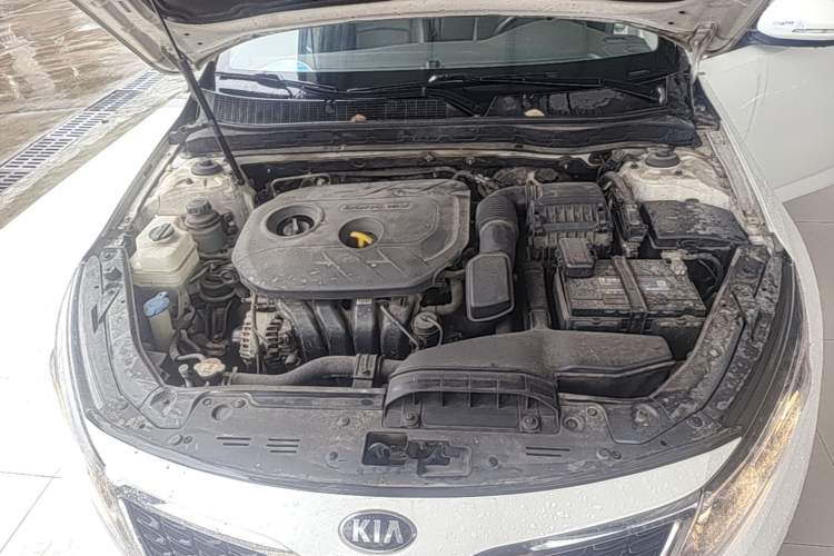 Used Kia K5 2015 2.0L Automatic LUX Engine Bay