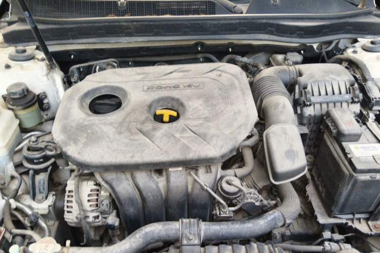 Used Kia K5 2015 2.0L Automatic LUX Engine Bay