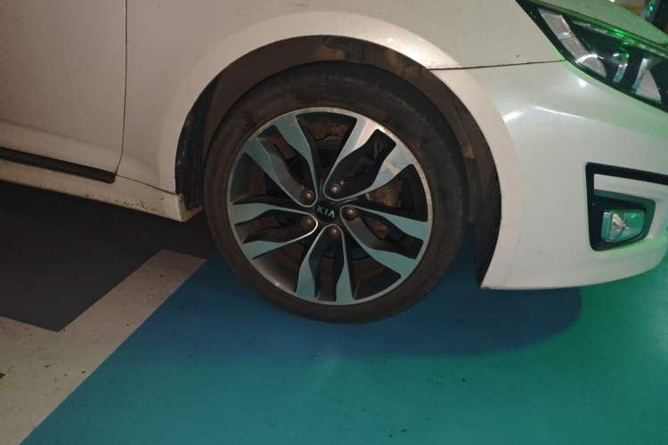 Used Kia K5 2015 2.0L Automatic LUX Exterior 1