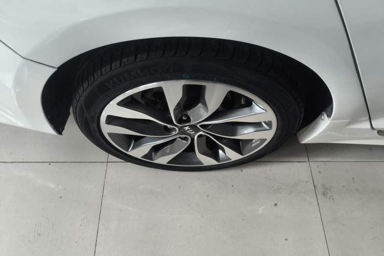 Used Kia K5 2015 2.0L Automatic LUX Exterior 2