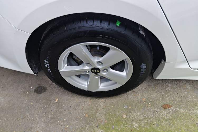 Used Kia K5 2015 2.0L Automatic GL Exterior 3