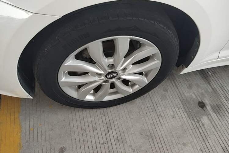 Used Kia K5 2015 2.0L Automatic GLS Exterior 4