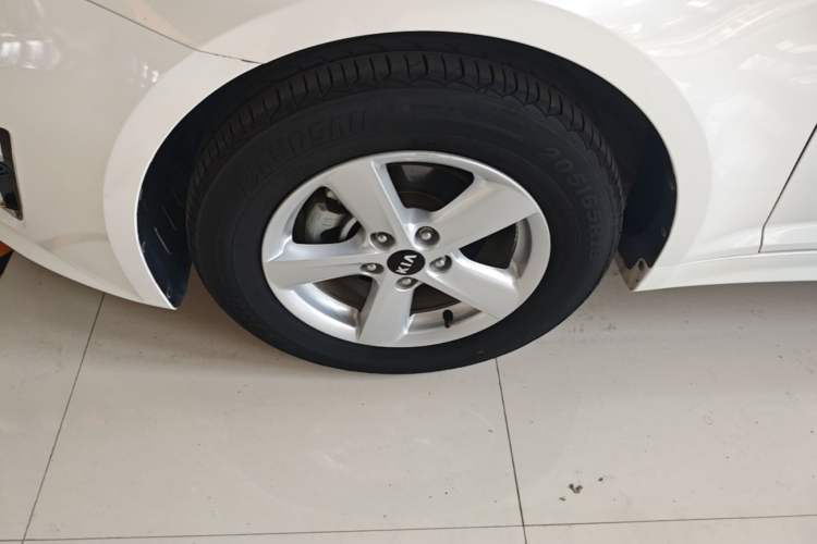 Used Kia K5 2015 2.0L Automatic GL Exterior 4