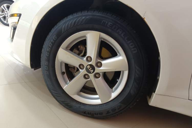 Used Kia K5 2015 2.0L Automatic GL Exterior 4