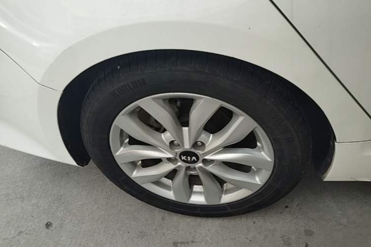 Used Kia K5 2015 2.0L Automatic GLS Exterior 5