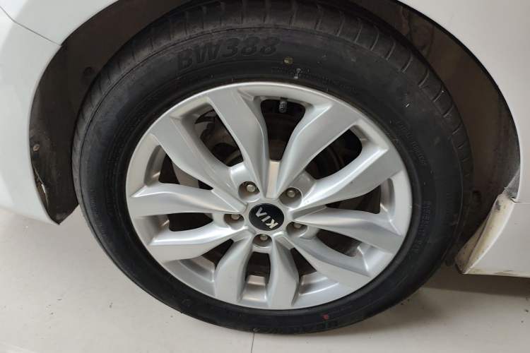Used Kia K5 2015 2.0L Automatic GLS Exterior 8
