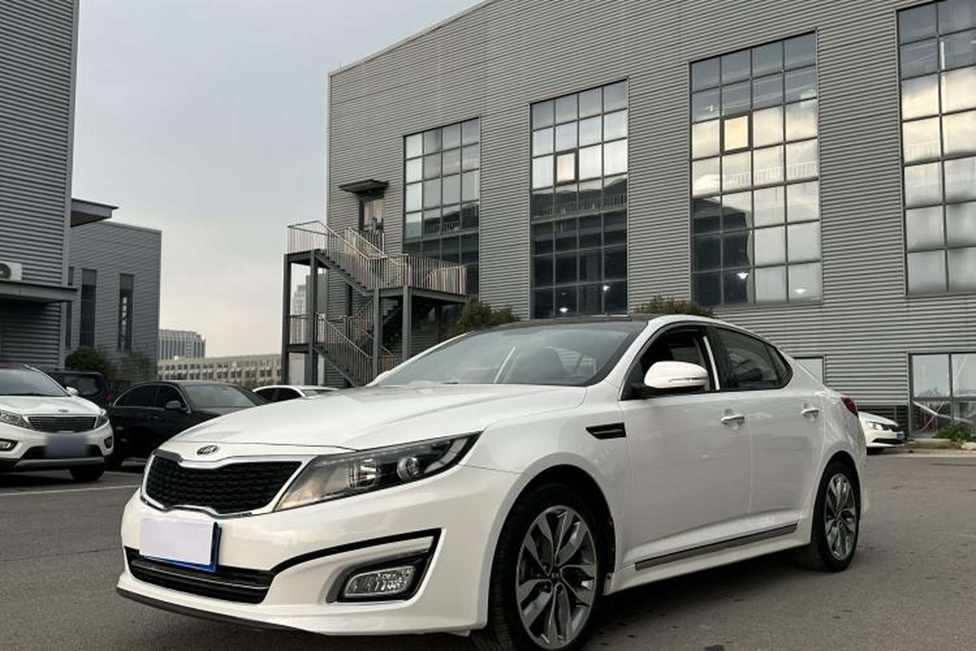 Used Kia K5 2015 2.0L Automatic LUX Front Left 45 Deg
