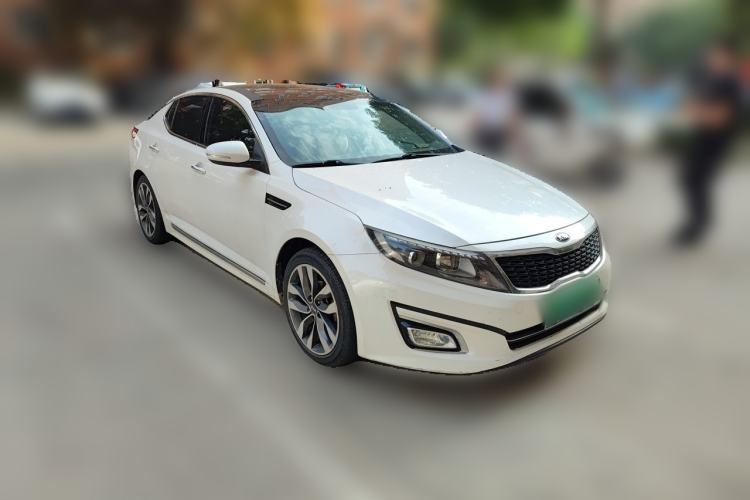 Used Kia K5 2015 2.0L Automatic LUX Front Right 45 Deg