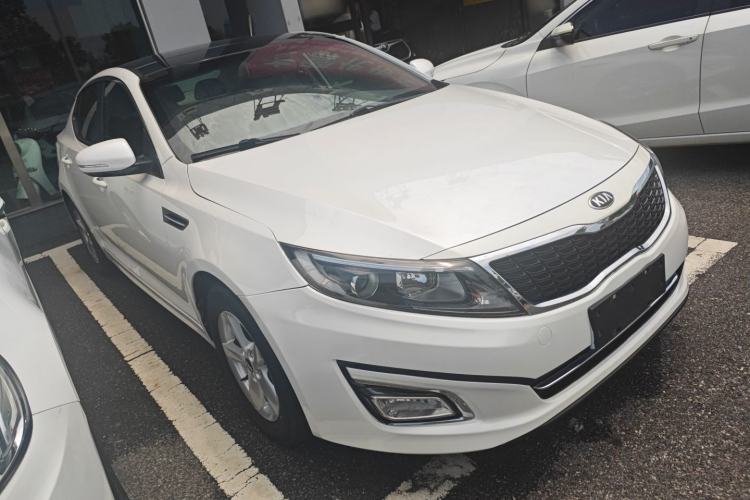 Used Kia K5 2015 2.0L Automatic GL Front Right 45 Deg