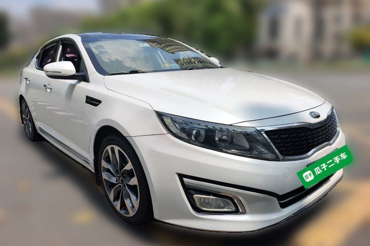 Used Kia K5 2015 2.0L Automatic LUX Front Right 45 Deg