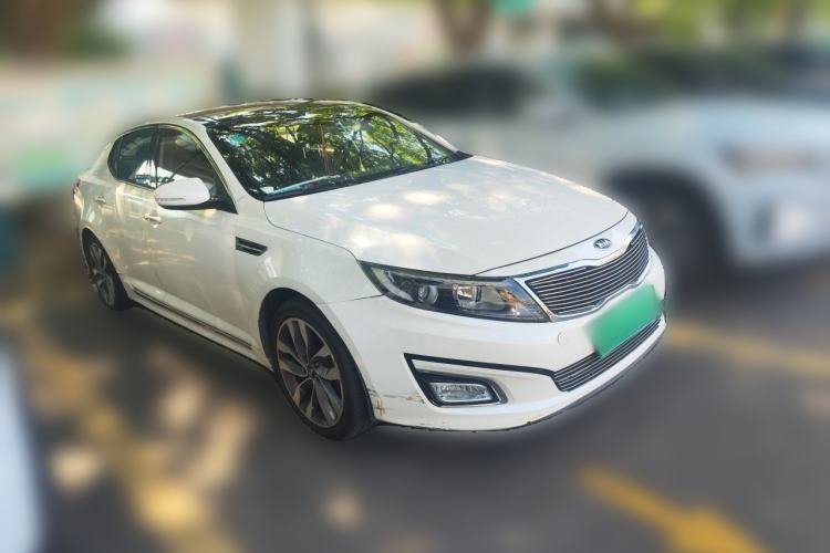 Used Kia K5 2015 2.0L Automatic LUX Front Right 45 Deg