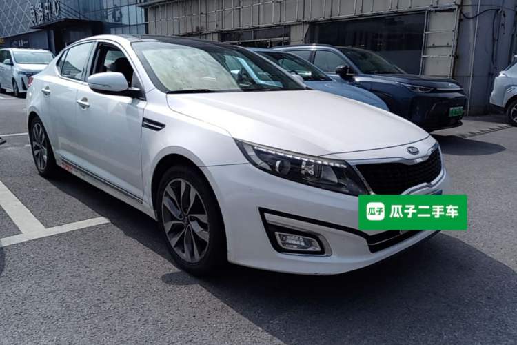 Used Kia K5 2015 2.0L Automatic LUX Front Right 45 Deg