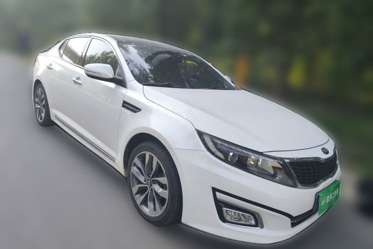 Used Kia K5 2015 2.0L Automatic LUX Front Right 45 Deg