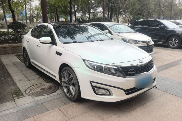 Used Kia K5 2015 2.0L Automatic LUX Front Right 45 Deg