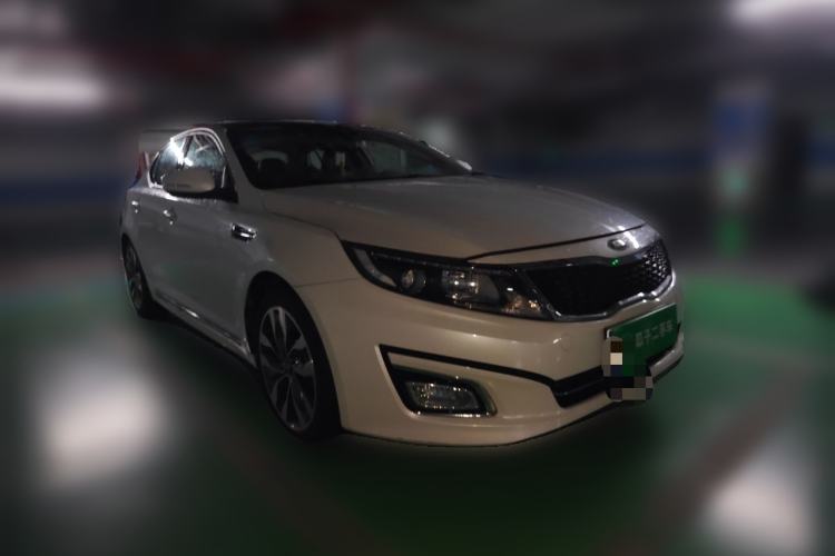 Used Kia K5 2015 2.0L Automatic LUX Front Right 45 Deg