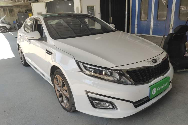 Used Kia K5 2015 2.0L Automatic LUX Front Right 45 Deg