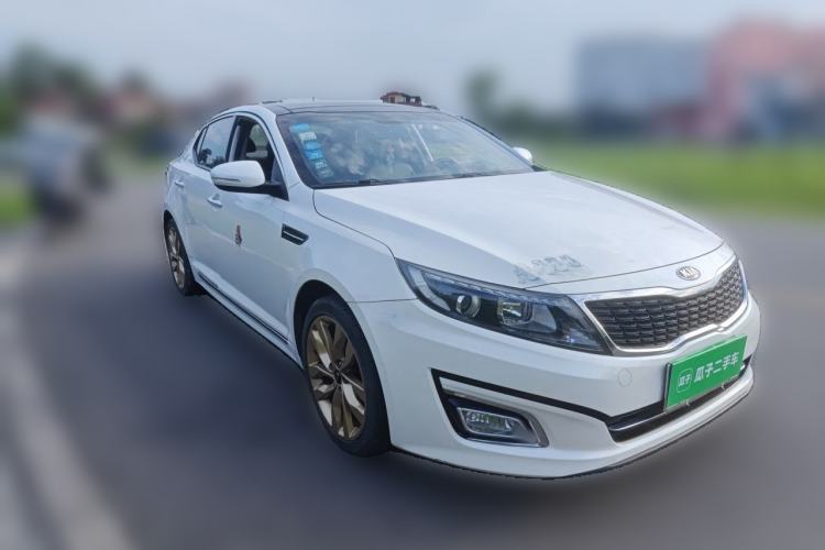 Used Kia K5 2015 2.0L Automatic LUX Front Right 45 Deg
