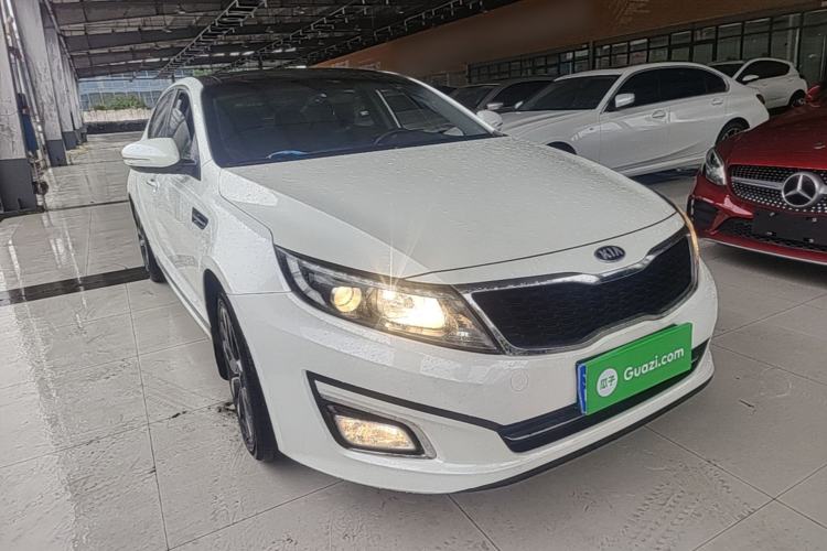 Used Kia K5 2015 2.0L Automatic LUX Front Right 45 Deg