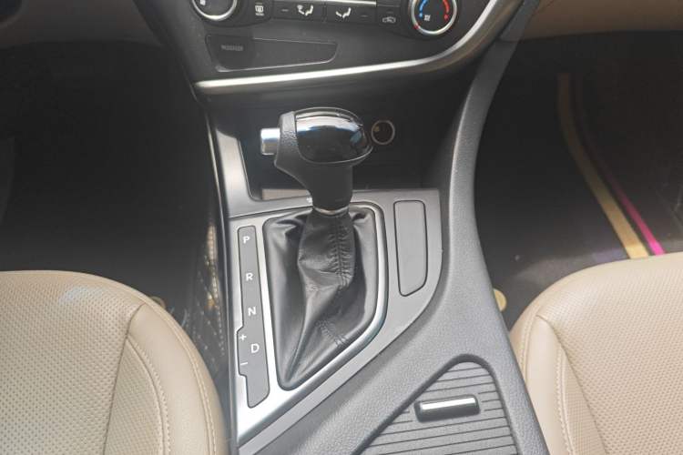 Used Kia K5 2015 2.0L Automatic GL Gear Lever