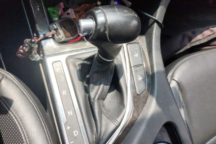 Used Kia K5 2015 2.0L Automatic LUX Gear Lever
