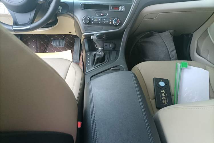 Used Kia K5 2015 2.0L Automatic GL Gear Lever