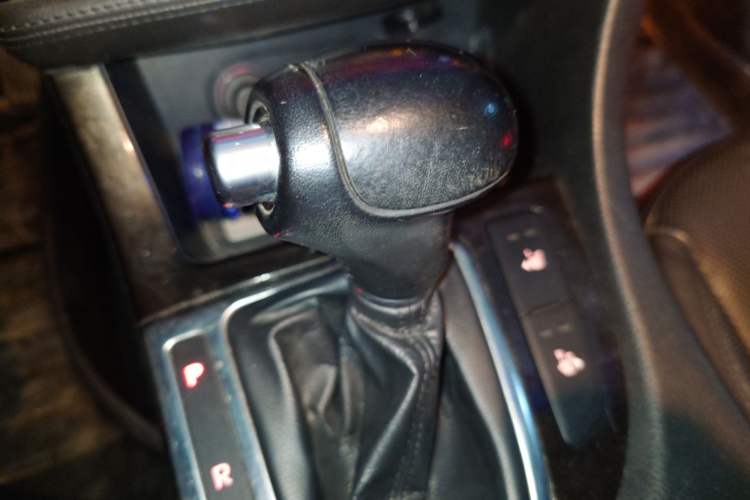 Used Kia K5 2015 2.0L Automatic LUX Gear Lever