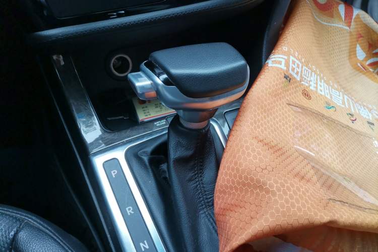 Used Kia K5 2015 2.0L Automatic LUX Gear Lever