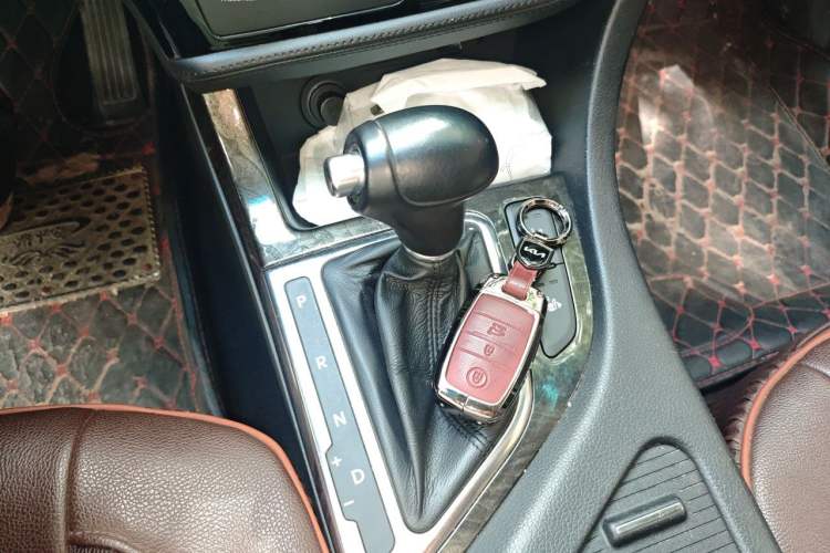 Used Kia K5 2015 2.0L Automatic LUX Gear Lever
