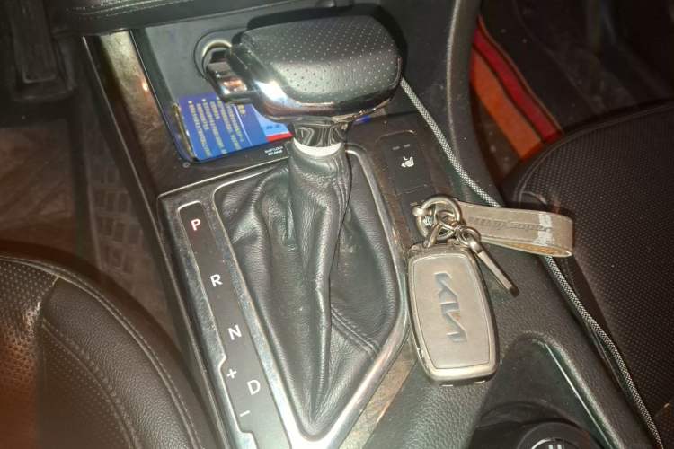 Used Kia K5 2015 2.0L Automatic LUX Gear Lever