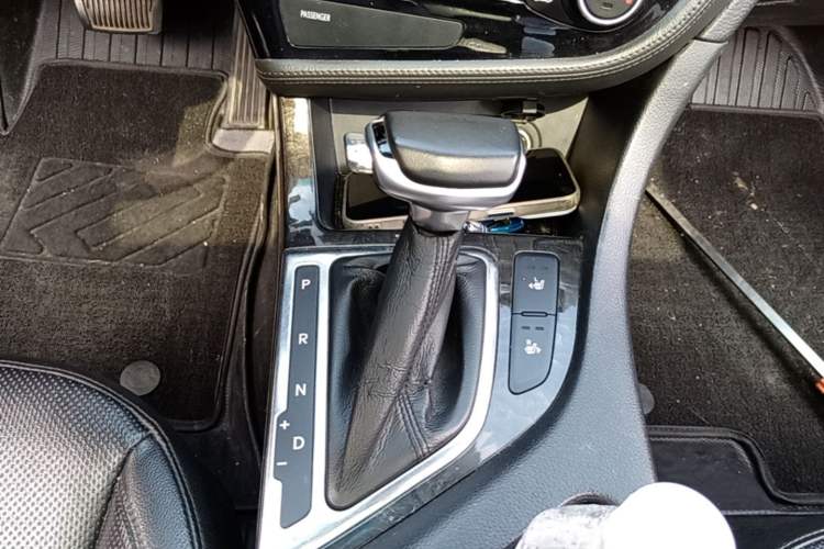 Used Kia K5 2015 2.0L Automatic LUX Gear Lever
