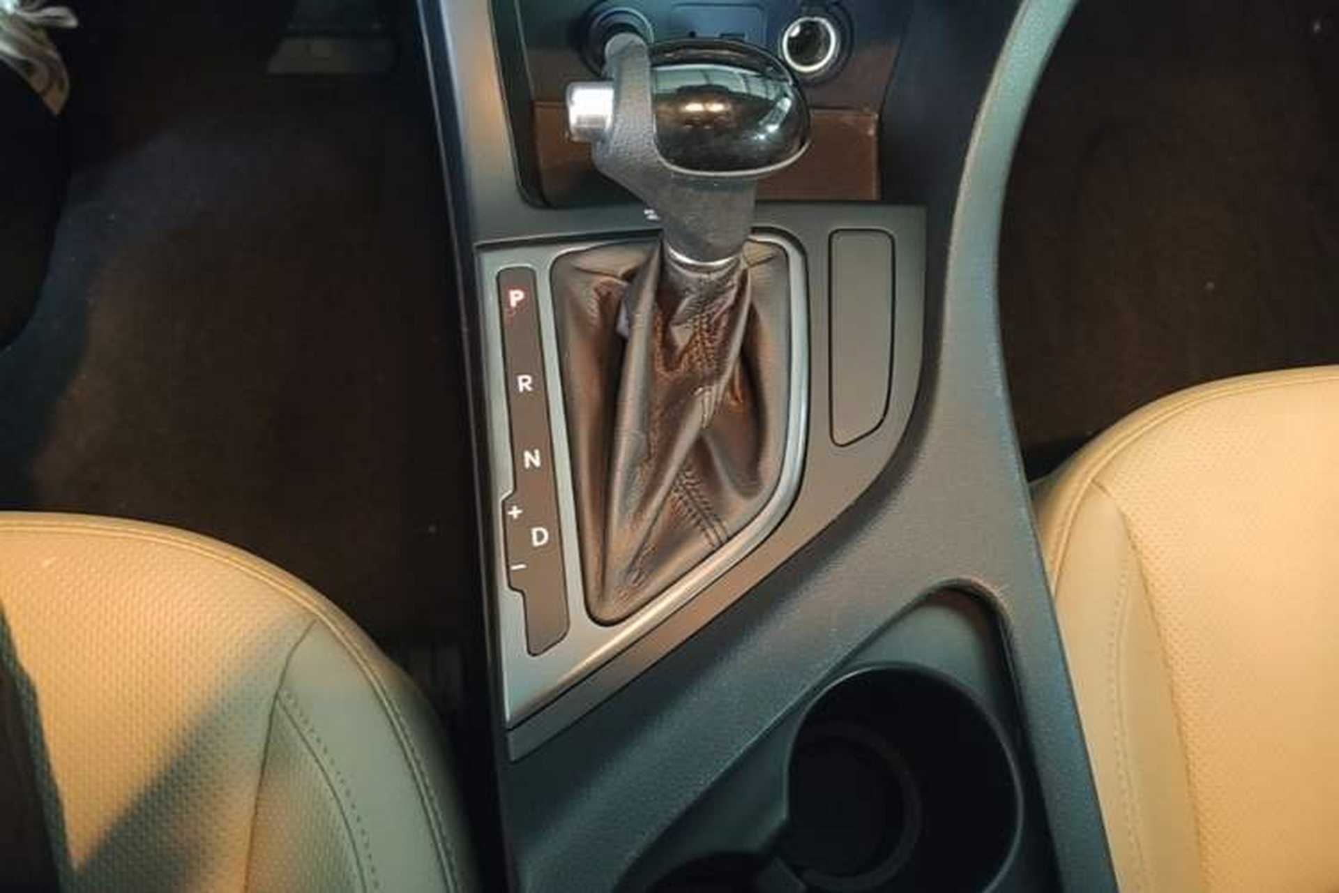 Used Kia K5 2015 2.0L Automatic GL Gear Lever