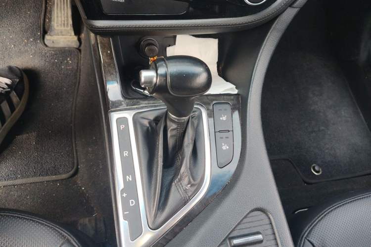 Used Kia K5 2015 2.0L Automatic LUX Gear Lever