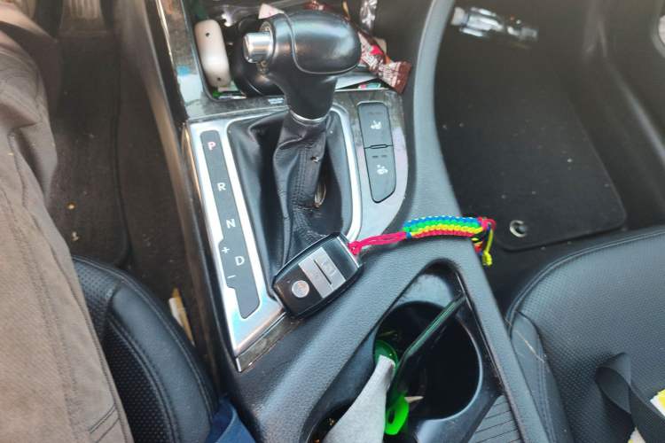 Used Kia K5 2015 2.0L Automatic LUX Gear Lever
