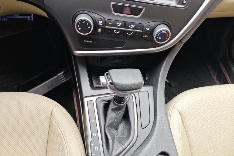 Used Kia K5 2015 2.0L Automatic GL Gear Lever