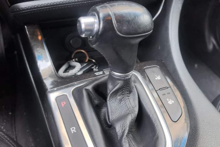 Used Kia K5 2015 2.0L Automatic LUX Gear Lever