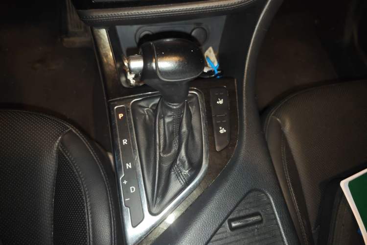 Used Kia K5 2015 2.0L Automatic LUX Gear Lever