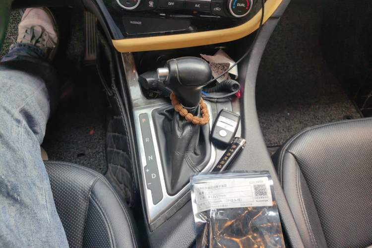Used Kia K5 2015 2.0L Automatic LUX Gear Lever