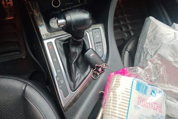 Used Kia K5 2015 2.0L Automatic LUX Gear Lever