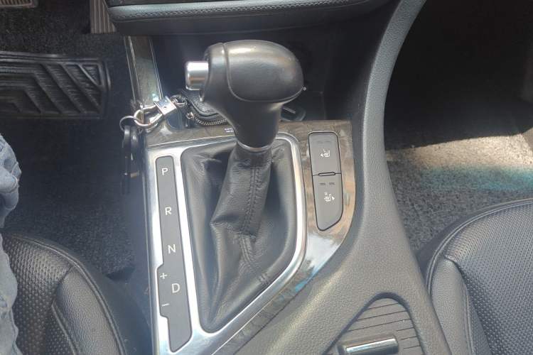 Used Kia K5 2015 2.0L Automatic LUX Gear Lever