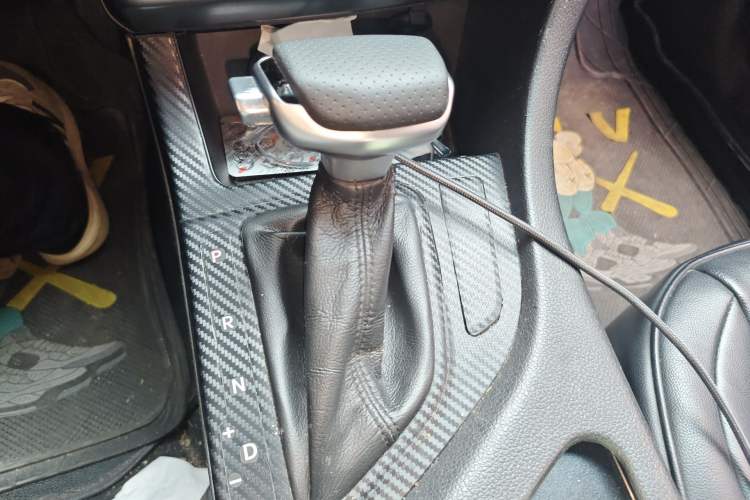Used Kia K5 2015 2.0L Automatic GL Gear Lever